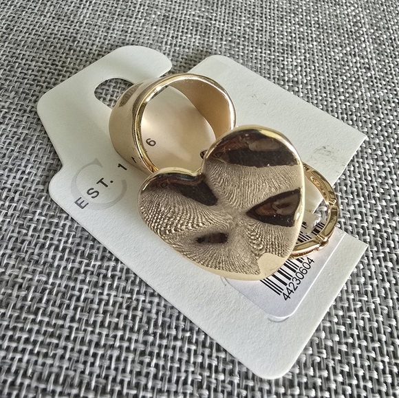 Cato Gold Heart Wide Rings Size 9 - Picture 1 of 4